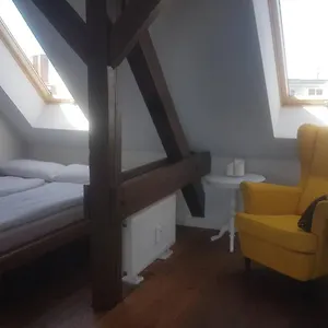 helle-dachgeschosswohnung-fur-8-personen-in-zentraler-lage.find-berlin-hotels.com/